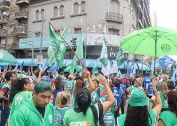 Los estatales reclamaron por el derecho a las paritarias libres