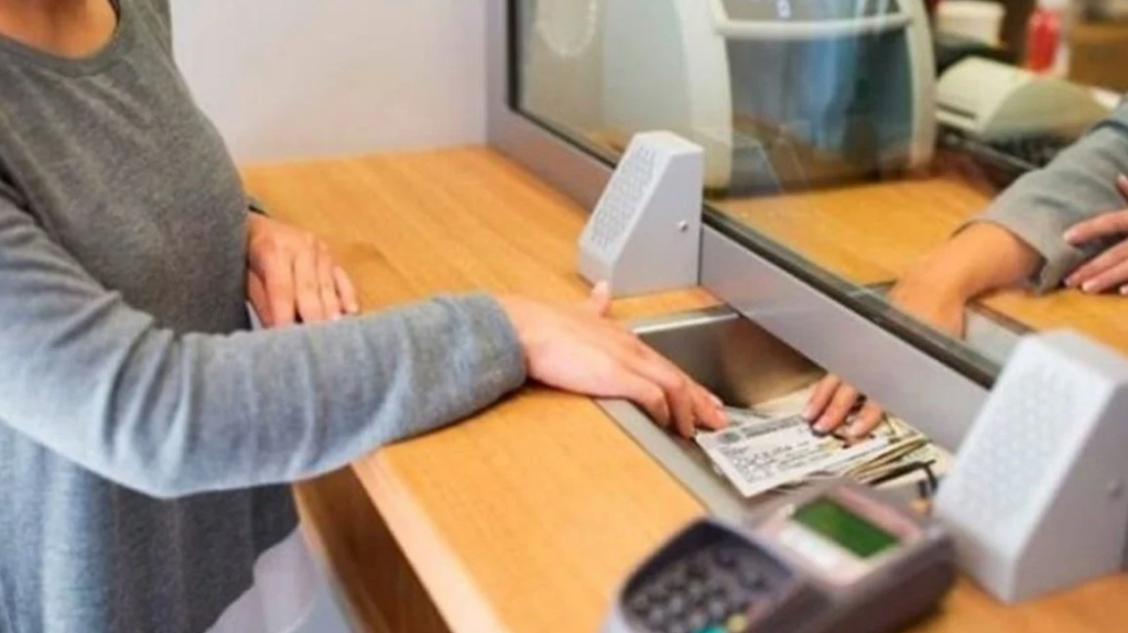 Bancarios cerraron un nuevo acuerdo paritario y el sueldo básico arranca en un millón de pesos