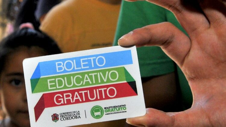 Las empresas de interurbanos amenazan con suspender el BEG