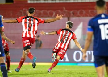 Talleres perdió ante Barracas Central y no pudo escalar a la cima del grupo