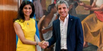 Caputo analizó con Gopinath las perspectivas de la economía