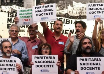 Por el ajuste oficial, peligra el inicio de las clases en el país