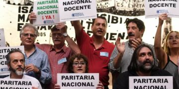 Por el ajuste oficial, peligra el inicio de las clases en el país