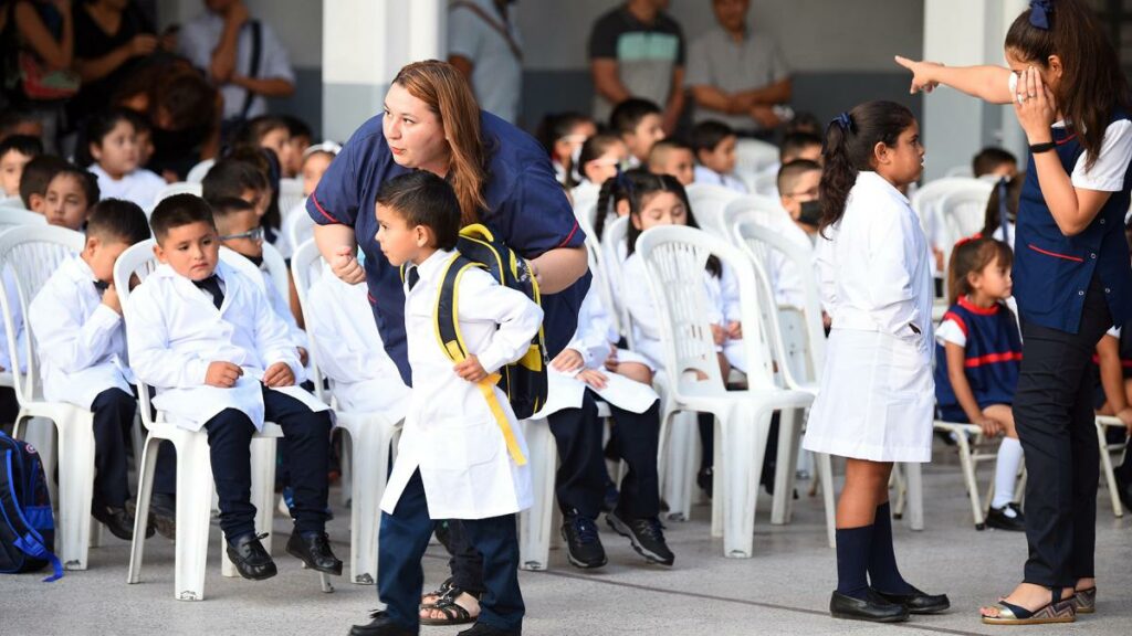 El Gobierno convocó a los gremios docentes para una reunión paritaria