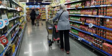 Se profundizó un 28% la caída del consumo durante febrero