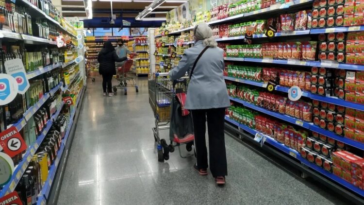 Se profundizó un 28% la caída del consumo durante febrero