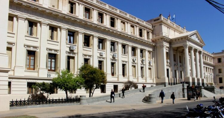 Tras el aumento salarial del 12,5% a judiciales, los provinciales hacen el mismo pedido