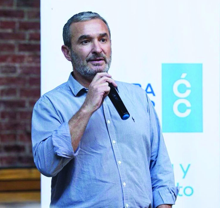 Pablo Gigy: "Quien termina un curso de programación no está listo para empezar a trabajar al día siguiente”