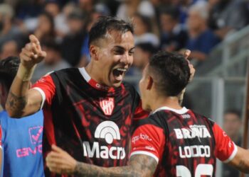 Instituto se trajo un triunfo importante de La Plata