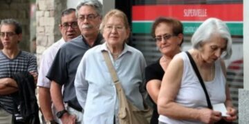 El Gobierno anunció un aumento del 27,18% para las jubilaciones en marzo