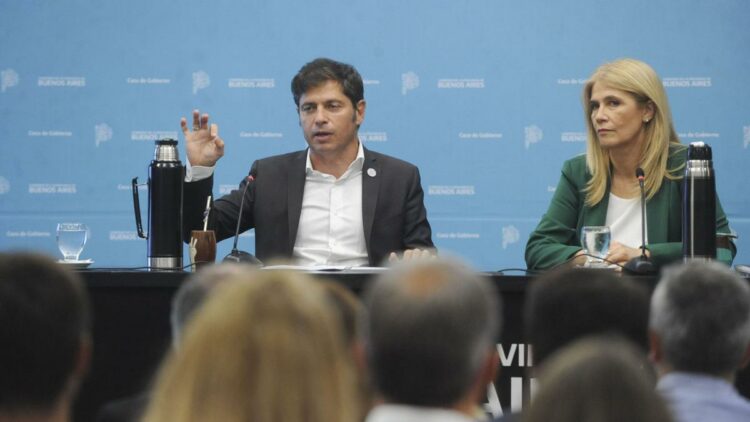 Kicillof en la conferencia de prensa con la vicegobernadora, Verónica Magario.