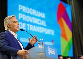 Llaryora le pidió a Milei que «baje un cambio” y dialogue