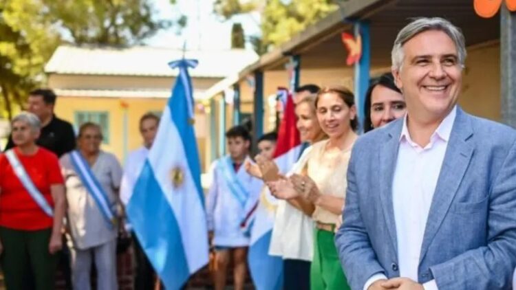 Llaryora: “Sacarle plata a los docentes es una locura”