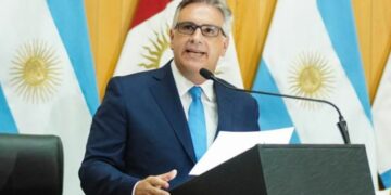 «Sin un plan productivo y social, la inflación va a bajar pero con recesión», advirtió Llaryora
