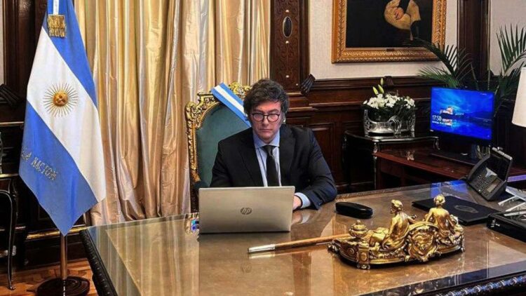 El Ejecutivo nacional celebró el primer superávit financiero