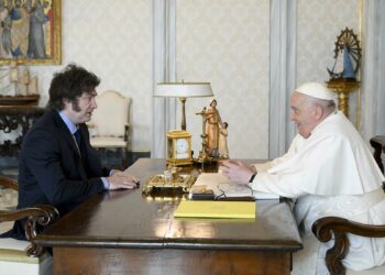 Milei se reunió una hora con el papa Francisco en el Vaticano