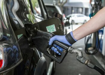 A partir del viernes aumentan las naftas por la actualización del impuesto a los combustibles