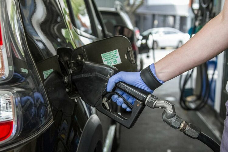 A partir del viernes aumentan las naftas por la actualización del impuesto a los combustibles