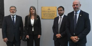 La AMIA homenajeó al exfiscal Alberto Nisman con una placa en la sede de la institución