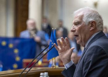 Borrel cruzó a Trump por sus dichos sobre la Otan