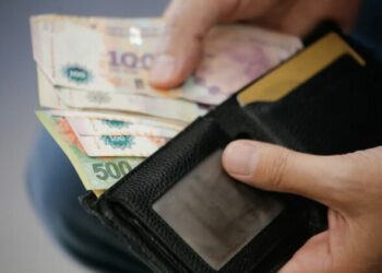 La disparada inflacionaria hace que más de un millón de argentinos caigan en la pobreza cada mes