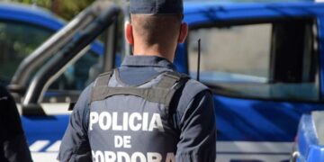 Tres detenidas y seis oficiales heridos tras una persecución en Barrio San Vicente