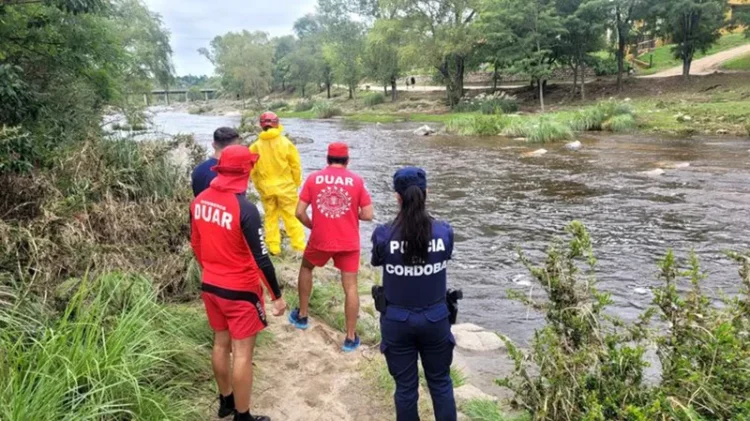 Una pareja fue hallada sin vida tras ser arrastrada por la corriente de un río en Los Reartes