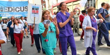 Los trabajadores de la salud pararon en todo el país