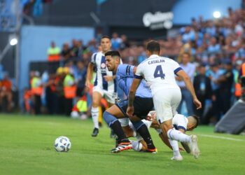 Un clásico vibrante que terminó igualado