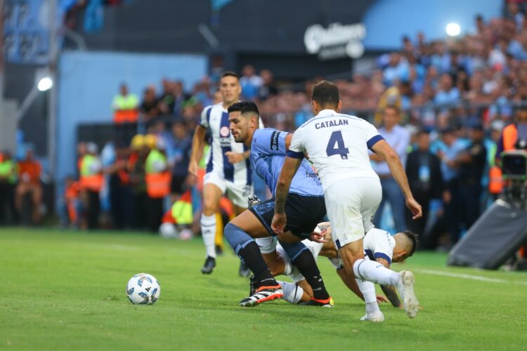 Un clásico vibrante que terminó igualado