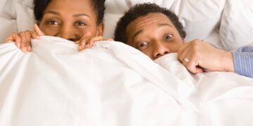 Engañó a su novio con su tío media hora antes de casarse y la descubrieron