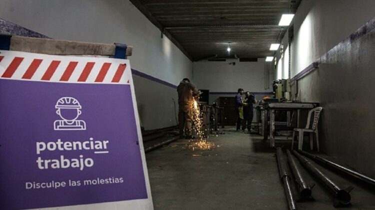 Dieron de baja el "Potenciar Trabajo" y lo reemplazarán por dos nuevos programas