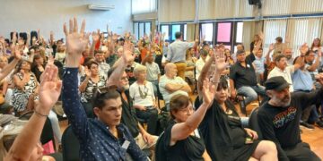 Para los docentes, la oferta salarial de Llaryora es «insuficiente” y van al paro