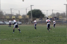 Un adolescente de 14 años fue apuñalado tras una pelea en una canchita de fútbol