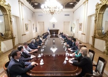 Francos destacó los “avances en el diálogo” y “la participación total” de los gobernadores