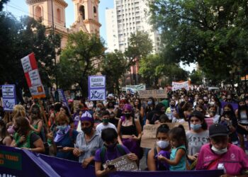 En Córdoba, miles de mujeres marchan hacia el Patio Olmos