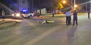 Un motociclista murió tras chocar con un auto en Villa Bustos