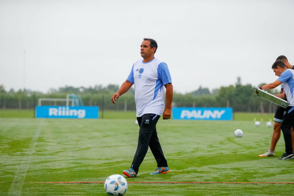 Fernández contó cómo vive su interinato en Belgrano