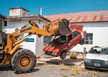 Casi 200 motos y 500 automóviles son compactados para ser parte de la Economía Circular
