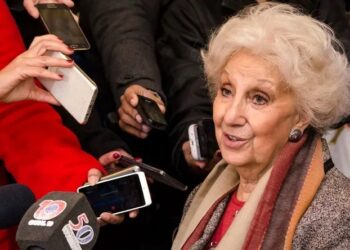 Estela de Carlotto denunció que tiene el teléfono intervenido: «No les conviene que hable»