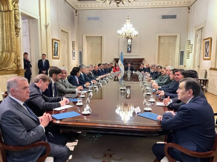 Milei y los gobernadores: una relación donde por ahora prima la desconfianza
