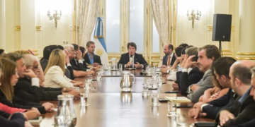Reunión técnica de Posse con legisladores para ordenar los bloques