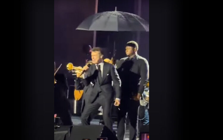 Luis Miguel decepcionó a sus fans en Córdoba con un cortísimo show: qué dijo el artista