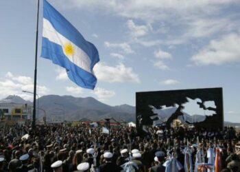 La «motosierra» llegó a los veteranos de Malvinas: se canceló al desfile del 2 de abril por su alto costo