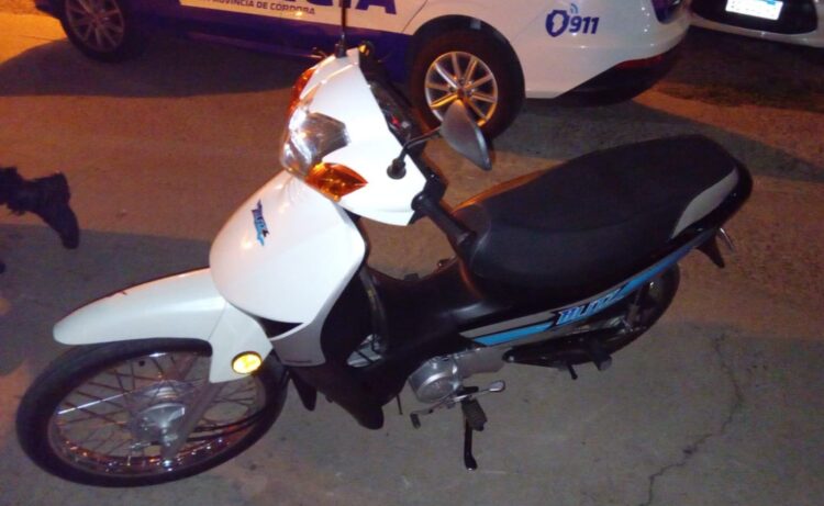 En las últimas 24 horas la Policía detuvo a 52 personas y secuestró 42 motos en la ciudad
