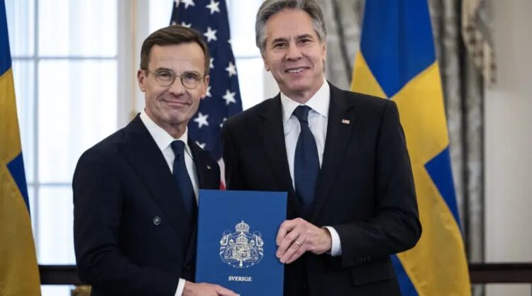 El primer ministro sueco, Ulf Kristersson junto a al secretario de Estado estadounidense, Antony Blinken