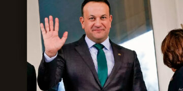 Renunció el primer ministro de Irlanda, Leo Varadkar