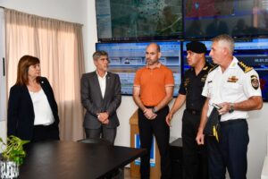 Bullrich llegó a Córdoba y recorrió la sede de la Fuerza Policial Antinarcotráfico