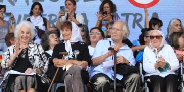 De Carlotto: «Las provocaciones de Milei y Villarruel violan todos los pactos internacionales»