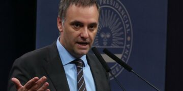 Adorni sobre incorporar la vacuna contra el dengue en el Calendario Nacional: «No lo vemos necesario»